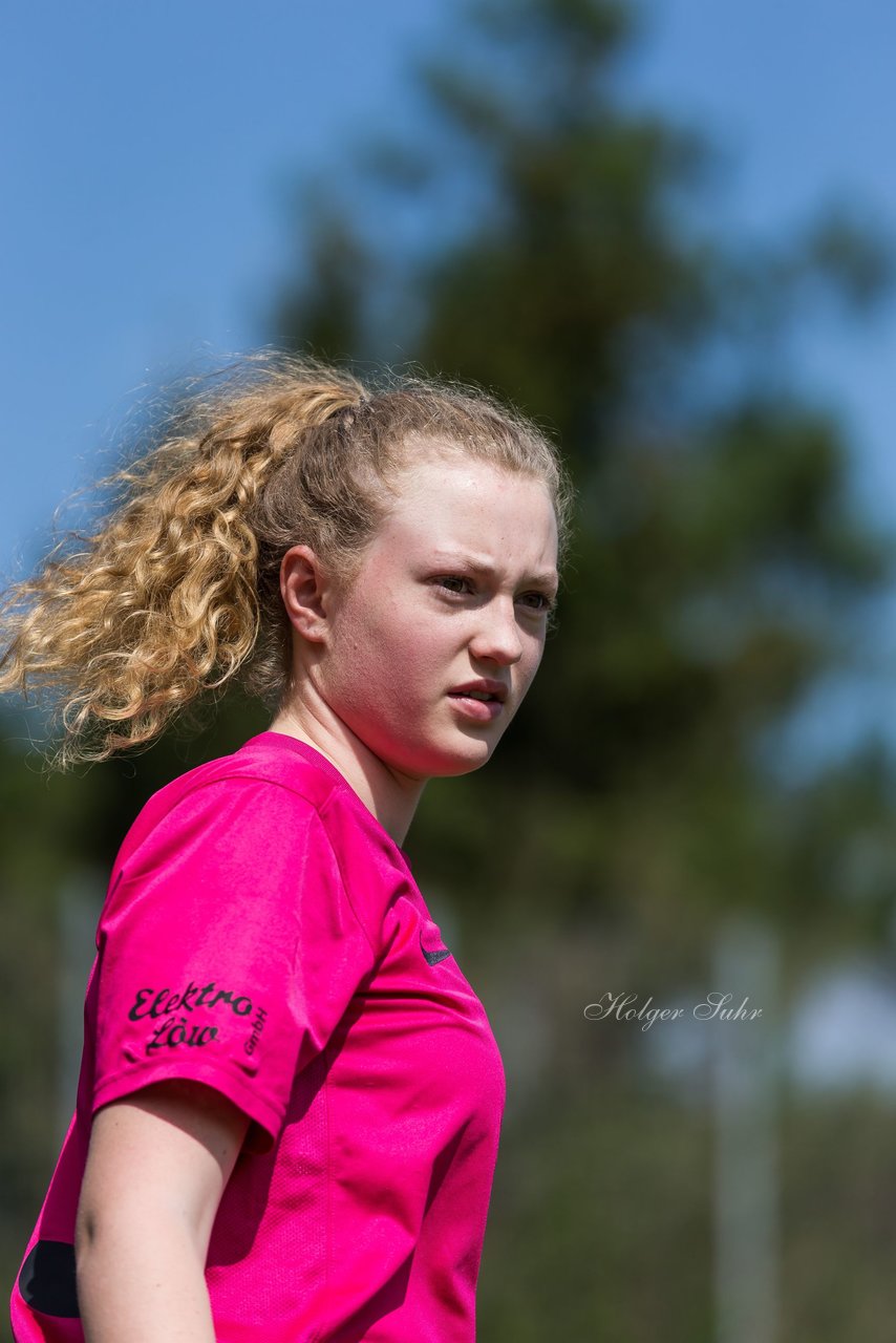 Bild 86 - B-Juniorinnen Pokalfinale SV Henstedt Ulzburg - SG Holstein Sued : 2:0